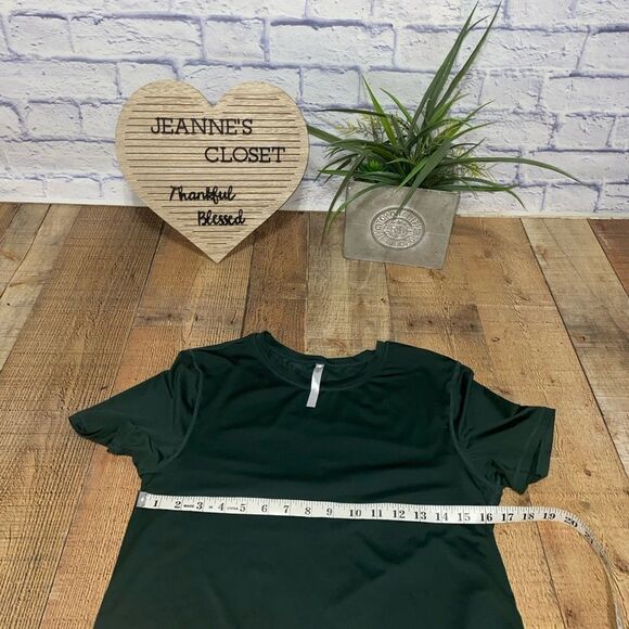 Fabletics Women's Pheonix Lite Short-Sleeve T-Shirt Hunter Green  Size M - Picture 7 of 12